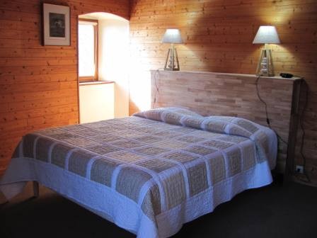 Photo Bed and breakfast Pailhares Chambres d'hôtes, roulotte le p...